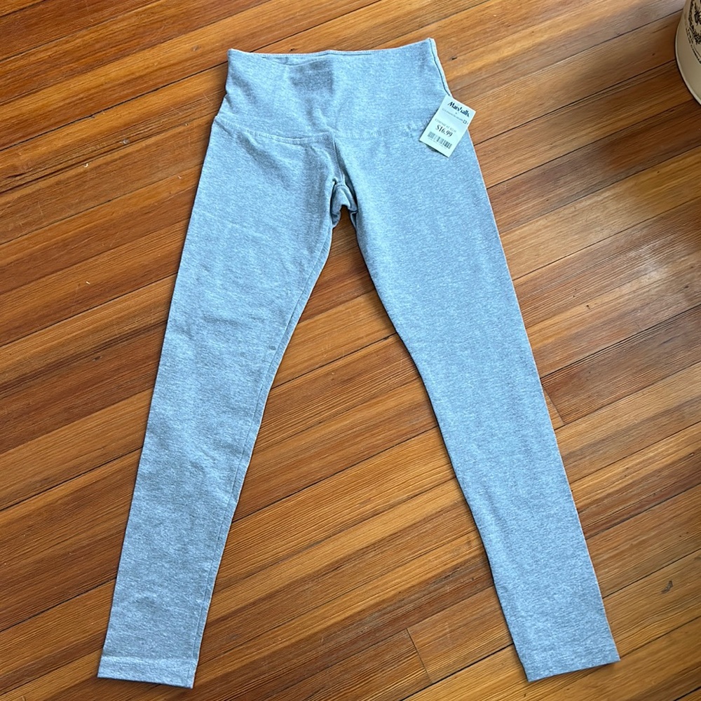 New! Women’s Leggings Size Small